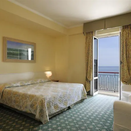 Europa & Concordia Hotel 4*