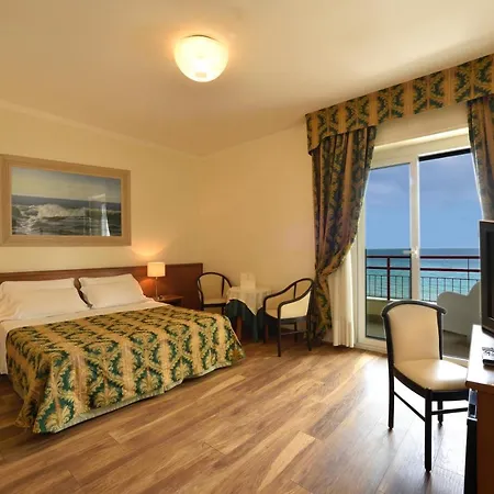 Europa & Concordia Otel 4*